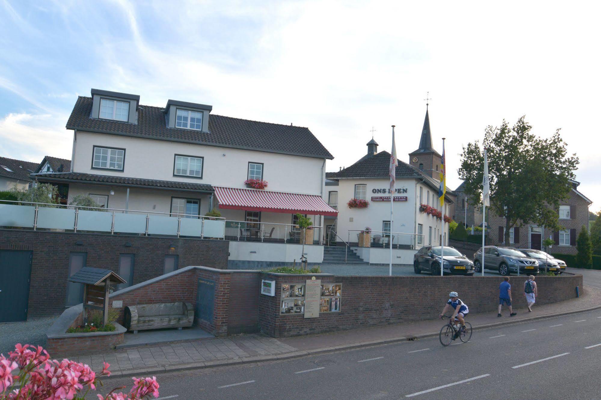 Aparthotel Ons Epen Bagian luar foto