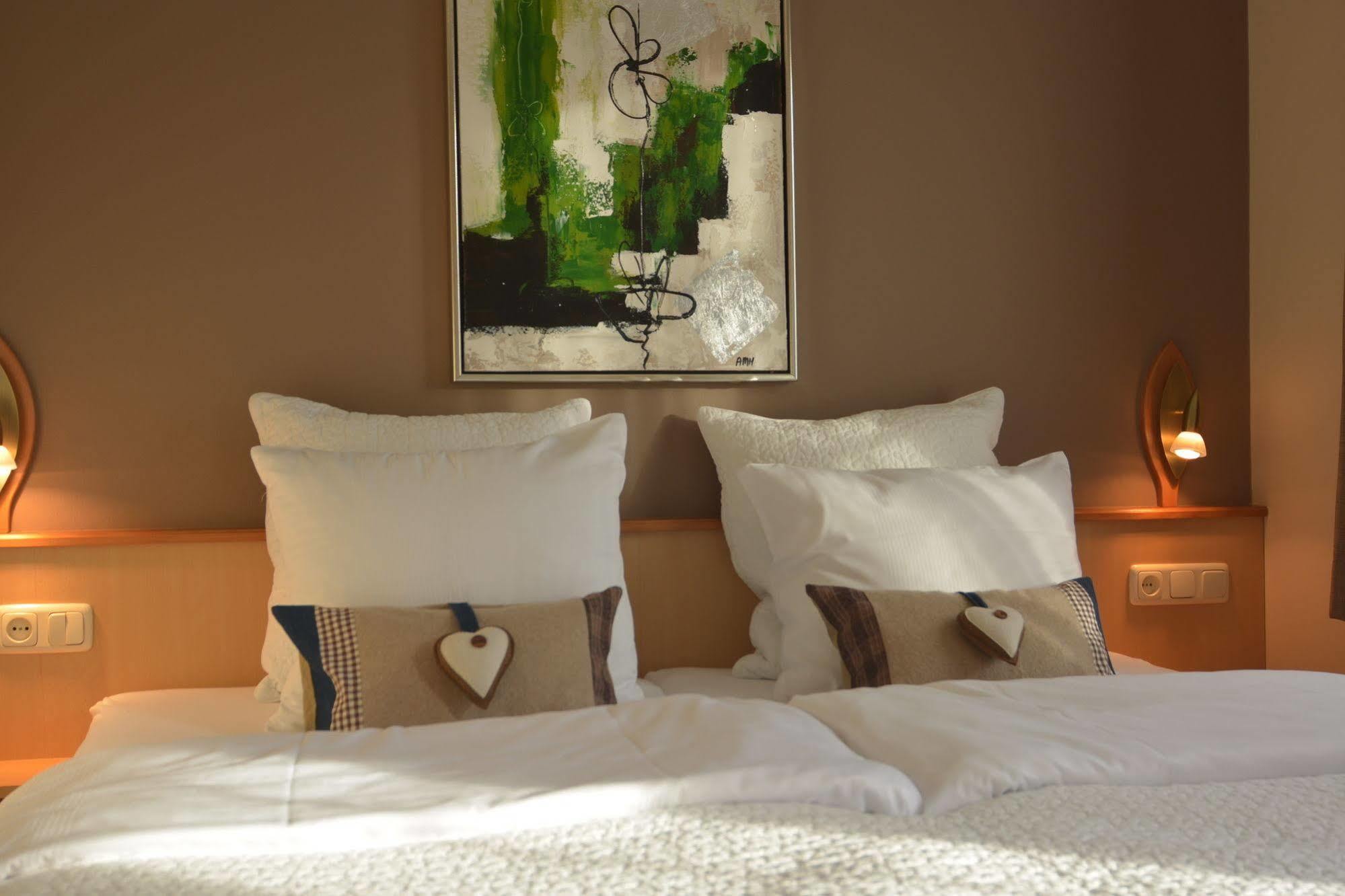 Aparthotel Ons Epen Bagian luar foto